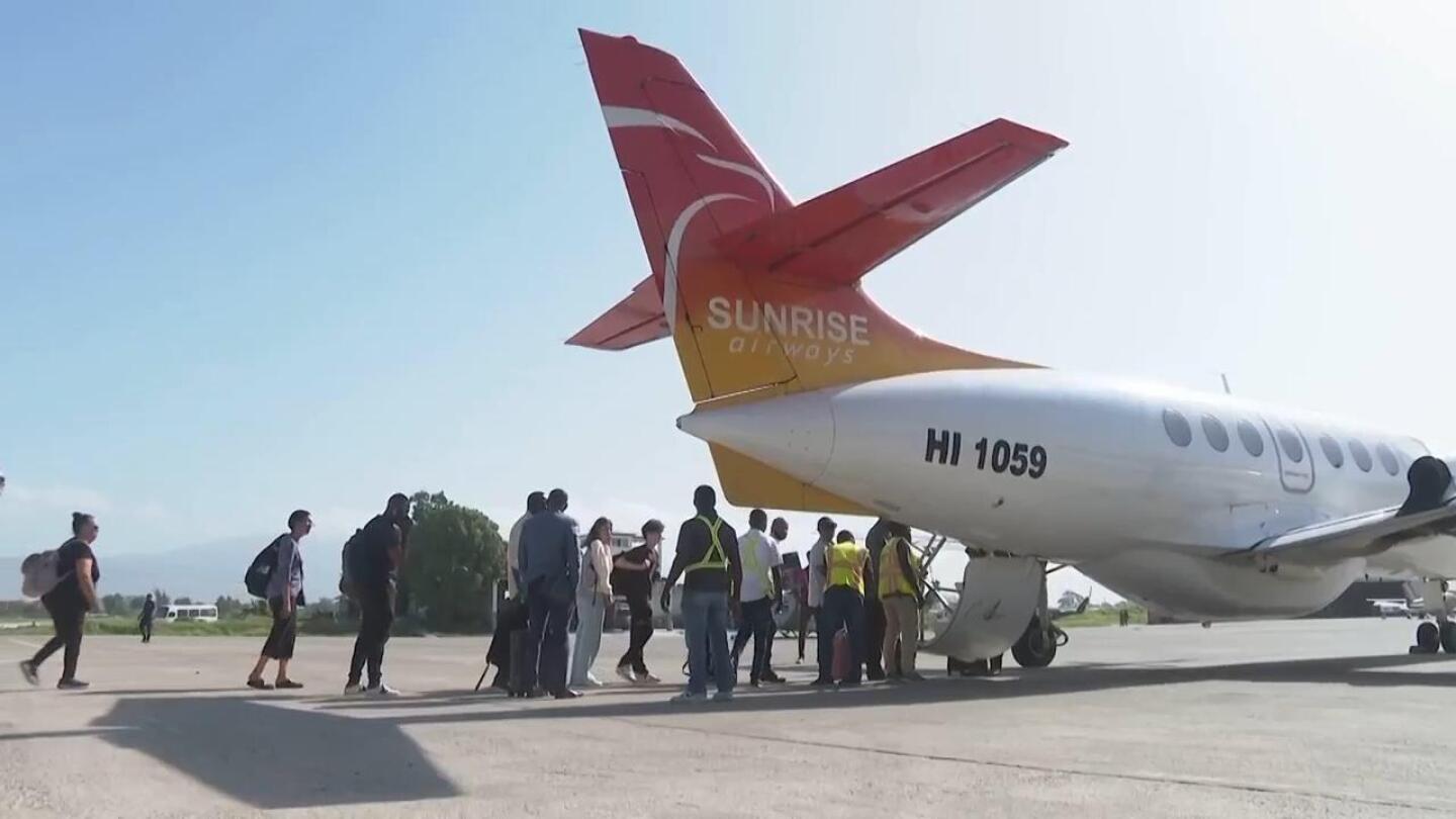 Sunrise Airways Relaunches Domestic Flights